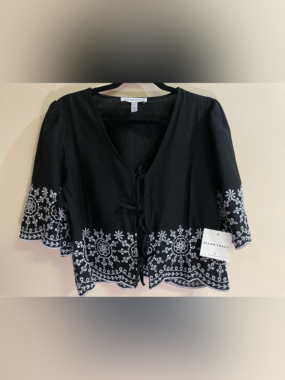 NWT Ellen Tracy Black Eyelet Embroidered Tie-Front Blouse Size L – 25% Linen